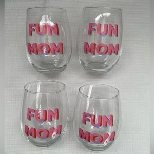 Set of 4 - 'FUN MOM' stemless wineglasses - NWT